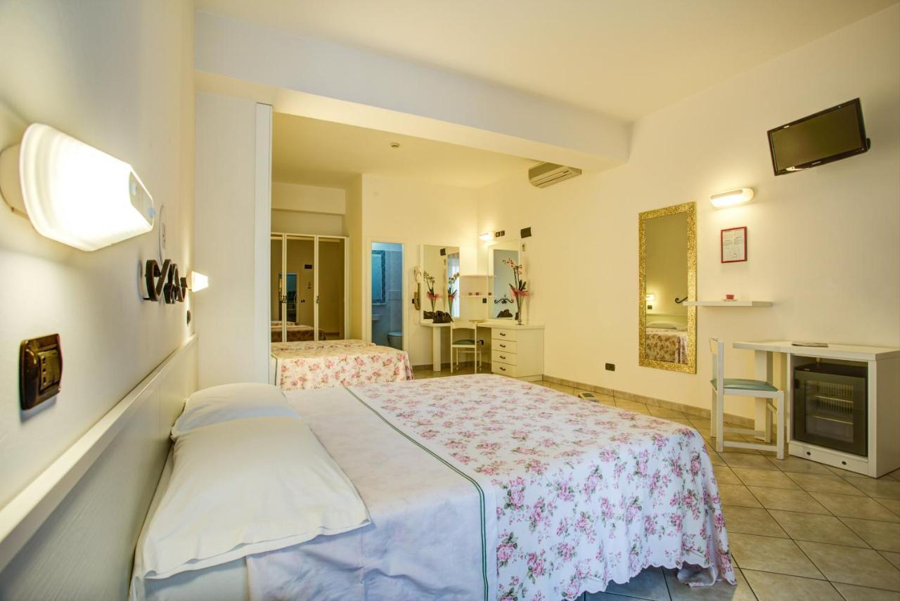 Hotel Ancora & 3*